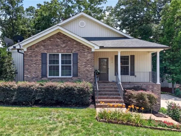 1411 Emerywood Dr, High Point, NC 27262