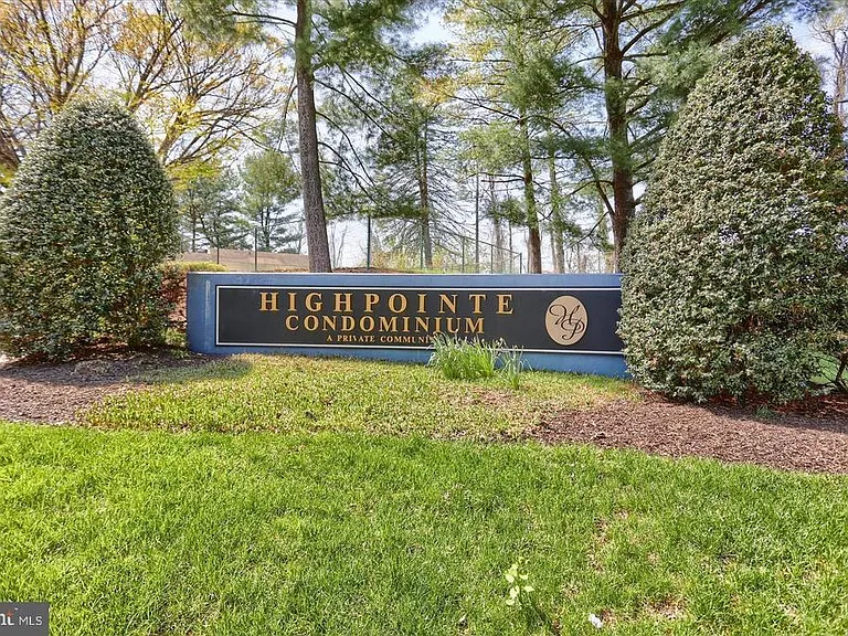 4411 Falls Bridge Dr #B — Photo 2