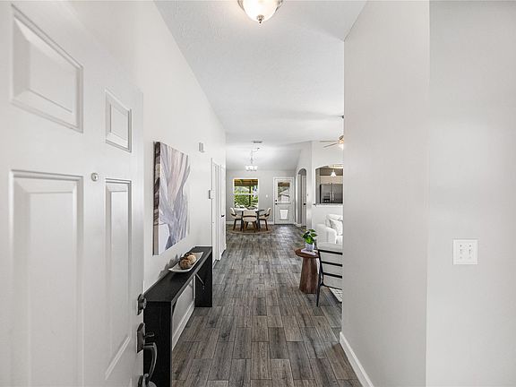 4th image of 207 Leisure Ln