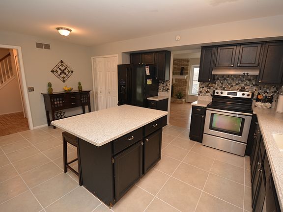 5th image of 6690 Windmill Ln