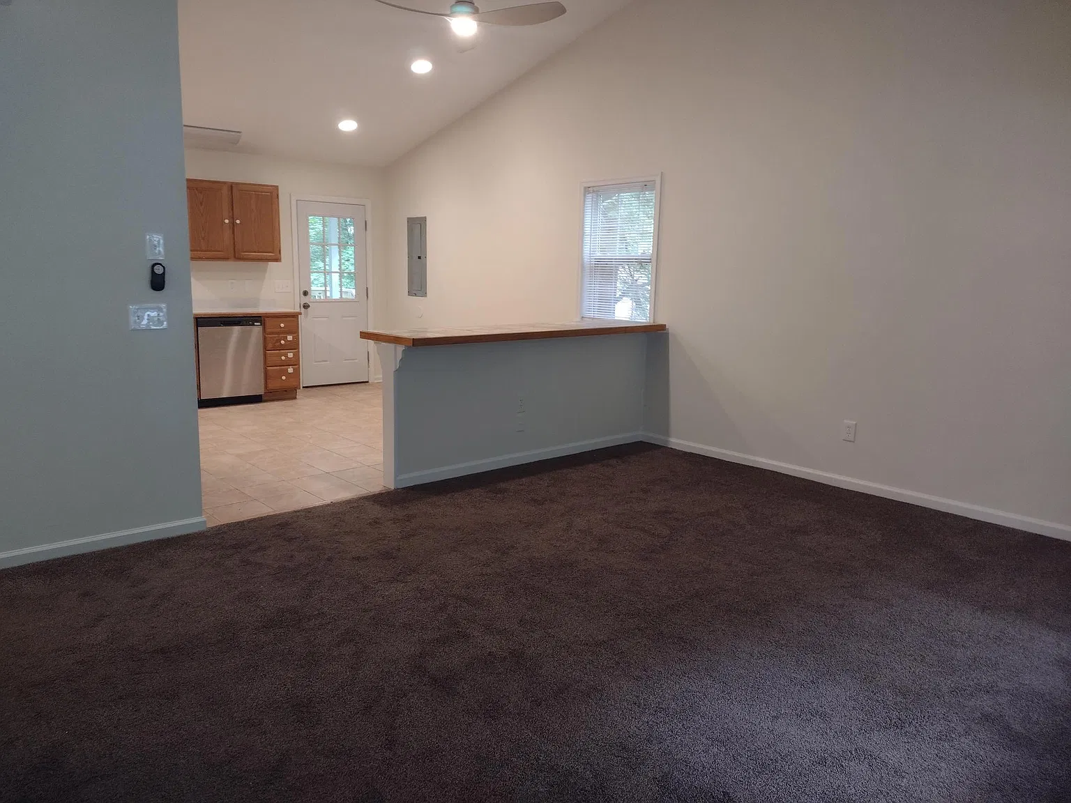 3 bed, 1300 sqft, $2,250 — Photo 3