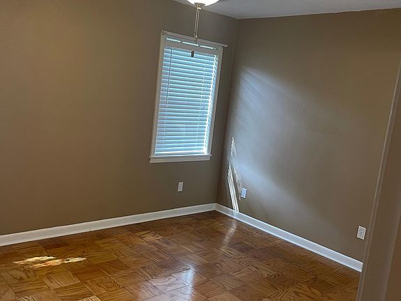 4th image of 1226 Oden St