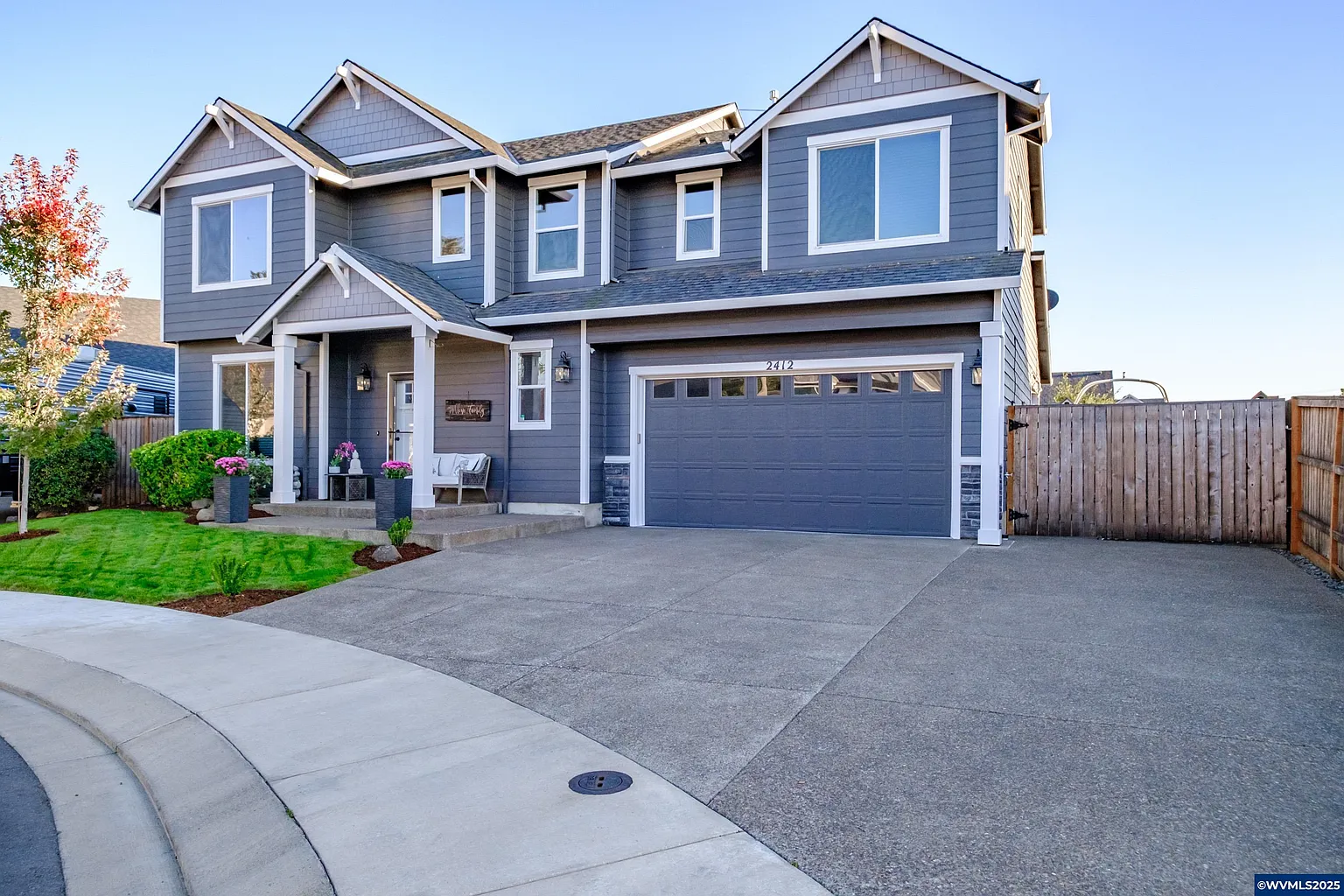 2412 NE Summit Dr photo 1