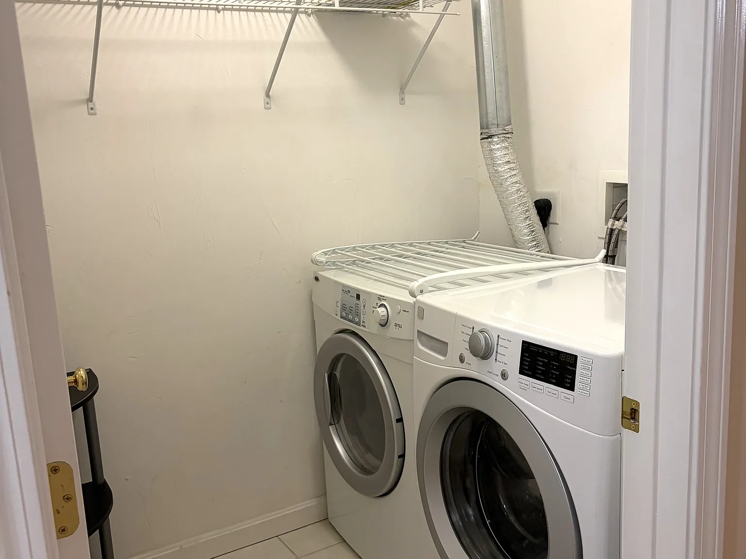 2 bed, 1429 sqft, $3,225 — Photo 3