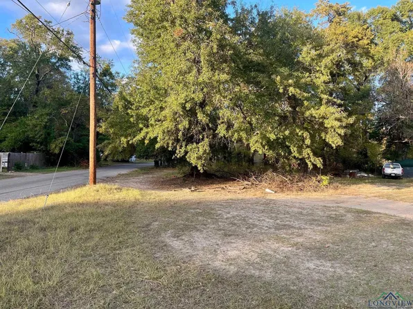 1610 Hawthorne St, Longview, TX 75602