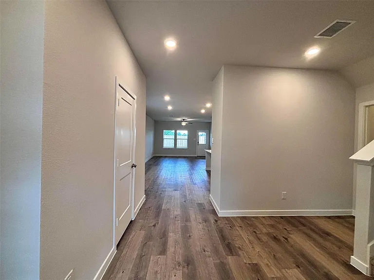 32506 Timber Point Dr — Photo 2
