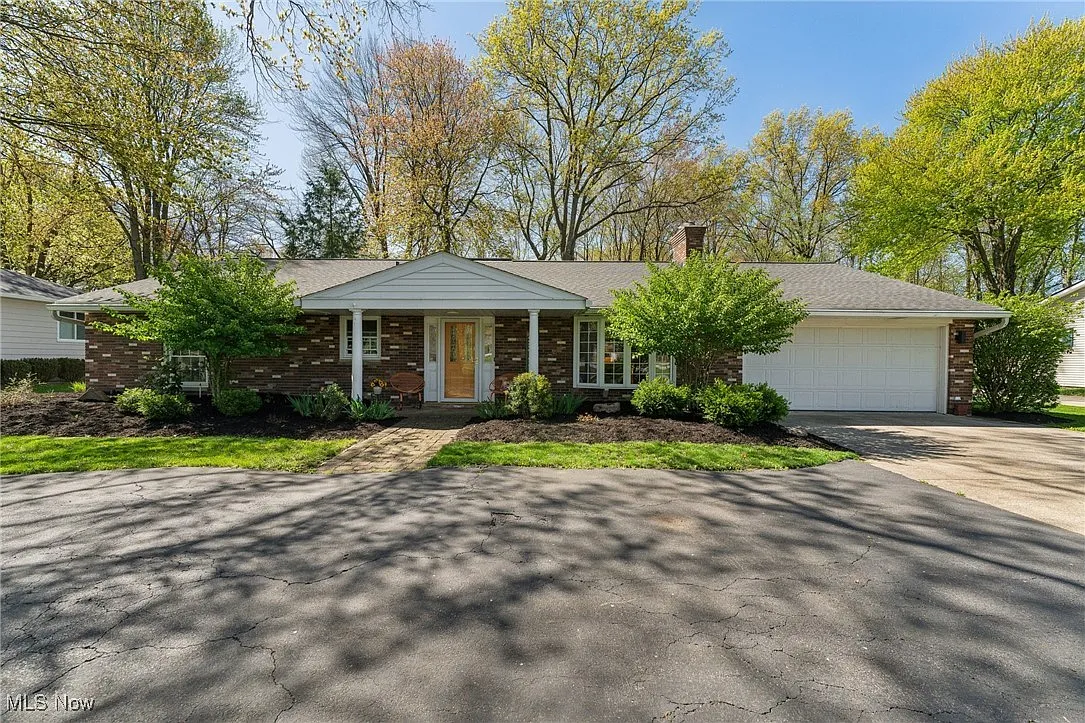 27069 Hilliard Blvd photo 1