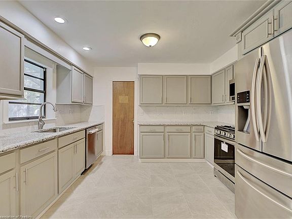 2nd image of 2141 Oak Beach Blvd