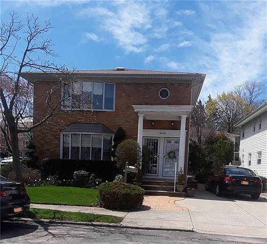 1st image of 70 Woodlawn Ave