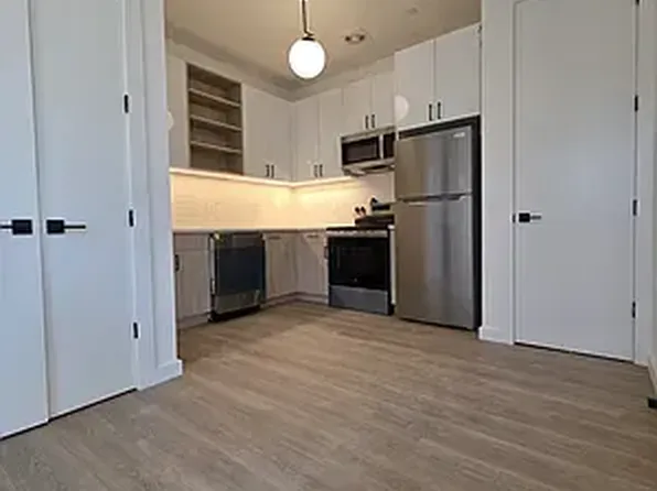 313 Linden Street image 1 of 9