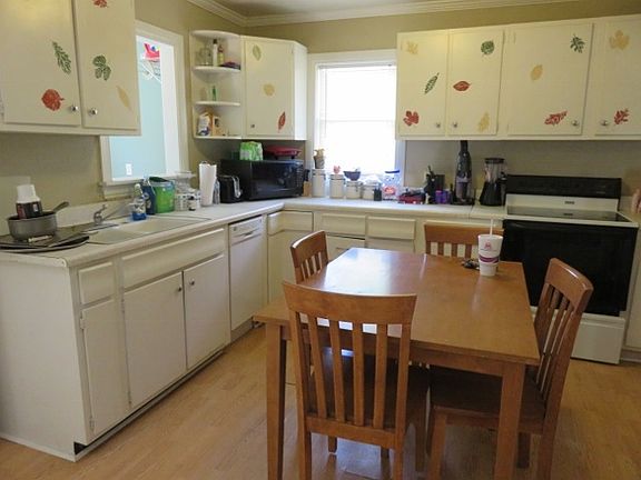 2nd image of 104 N Cory St