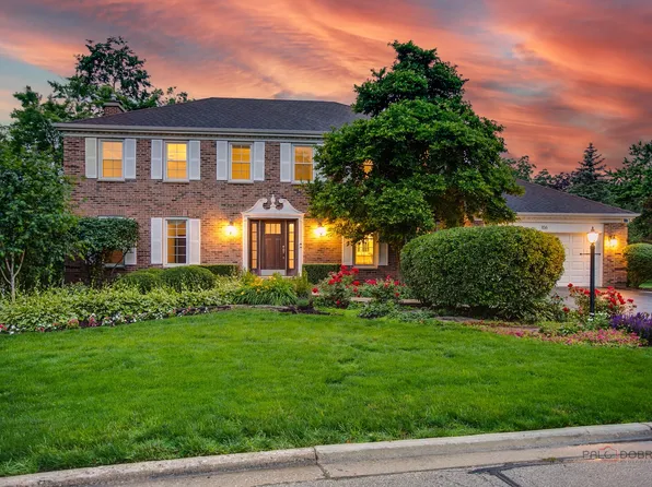 106 Surrey Ln, Lake Forest, IL 60045