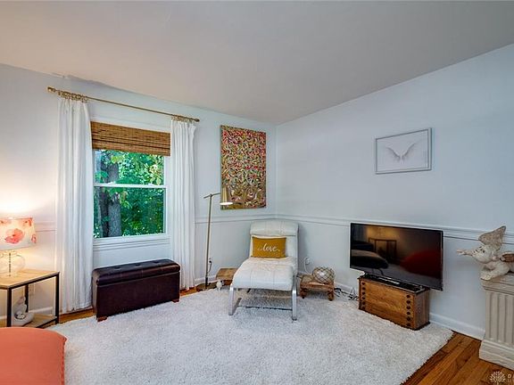 5th image of 1588 Oakland Ave