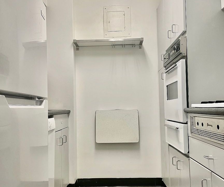 1st image of 100 W 57th St #4Q