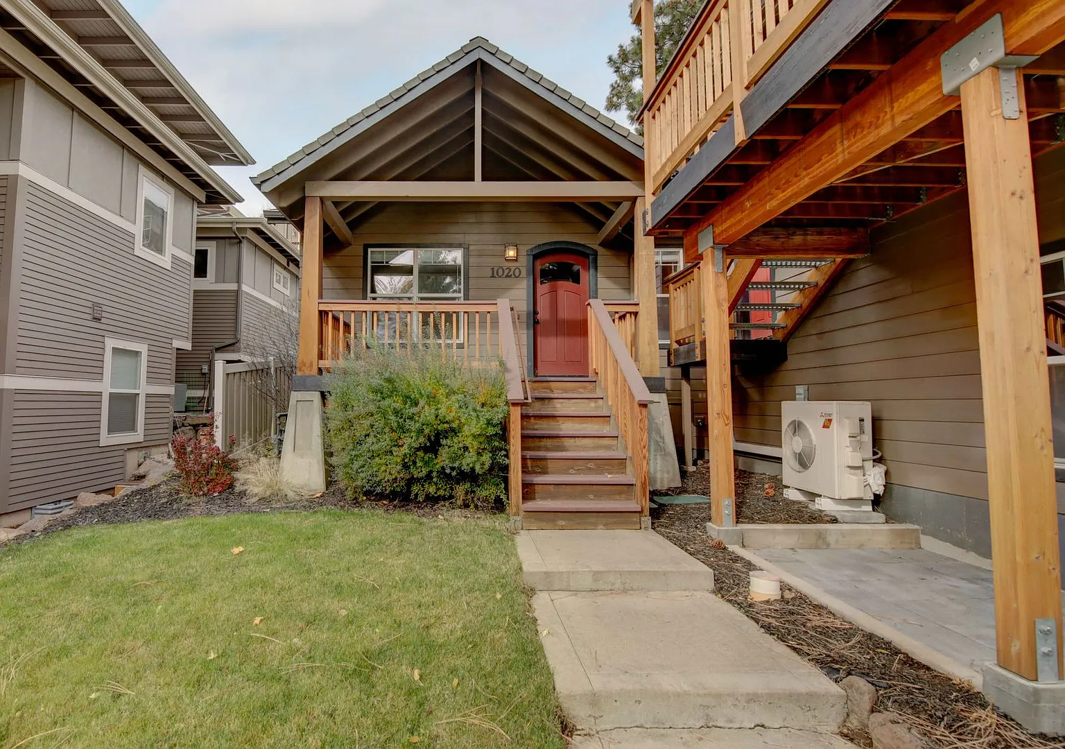 Quiet neighborhood home in Bends Westside — Photo 1