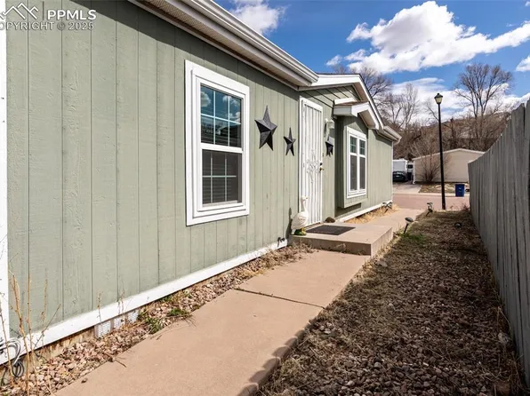 838 Desert Cir, Fountain, CO 80817