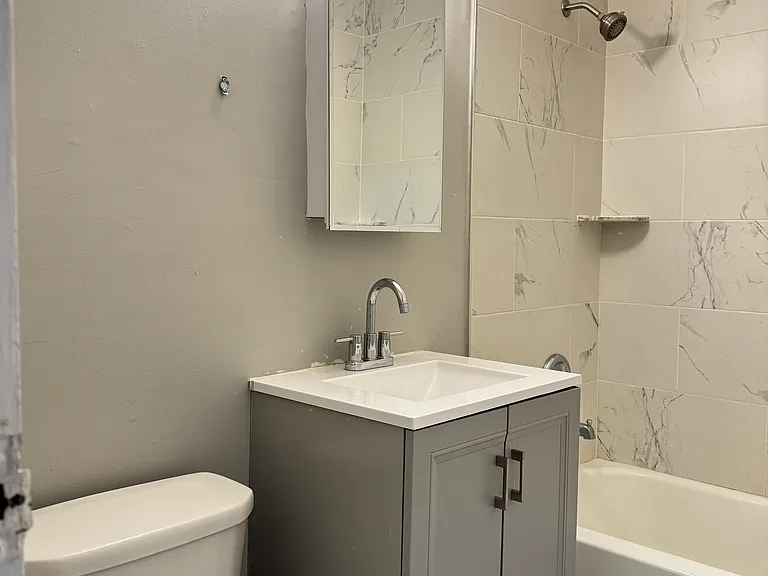 317 E Grand Ave #2 — Photo 10