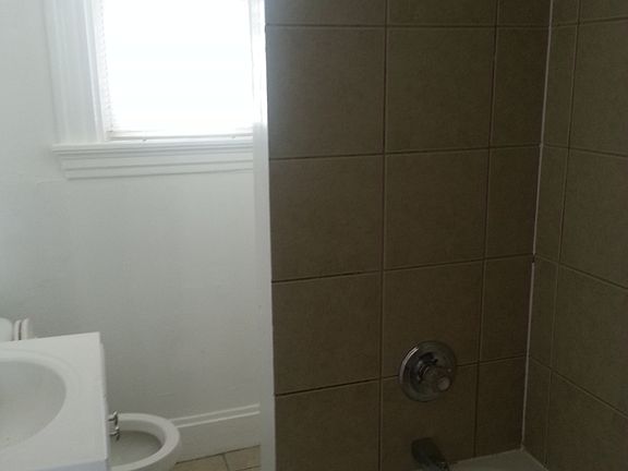 4th image of 4426 Glenway Ave