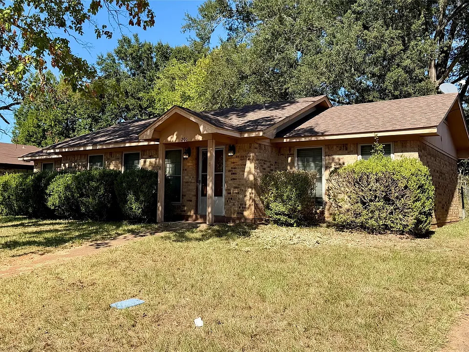206 Valley Ln