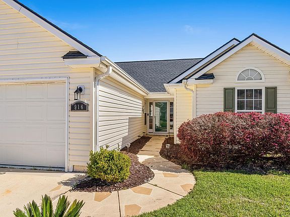 2nd image of 916 Dunrobin Ln.