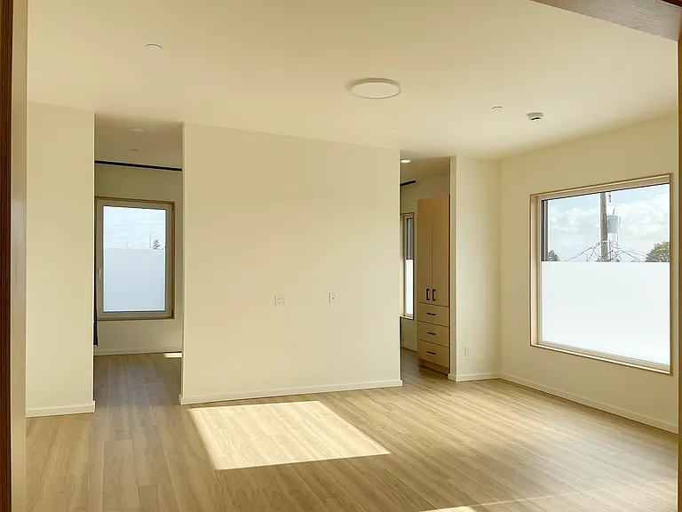 1614 6th Ave #201 — Photo 14