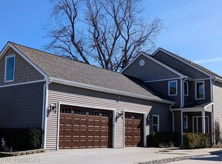 31860 N River Rd, Harrison Township, MI 48045