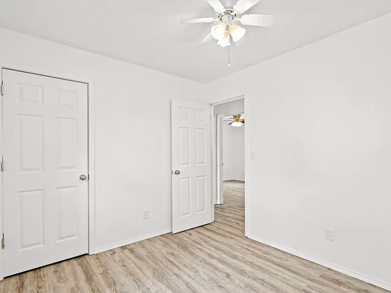 3412 Nottingham Ct — Photo 9