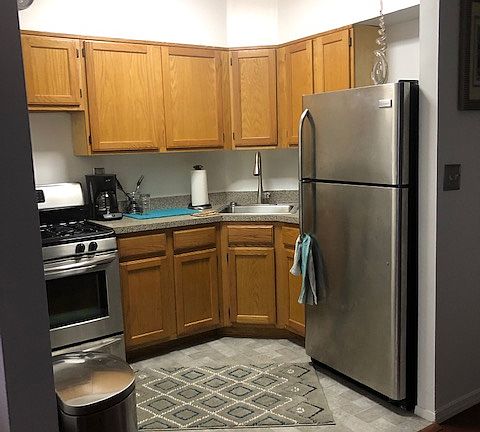 2nd image of 250 Marion St #2