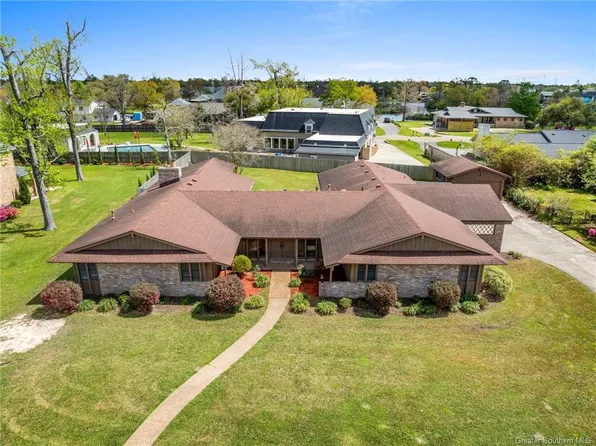 3925 Bayouwood Ln, Lake Charles, LA 70605