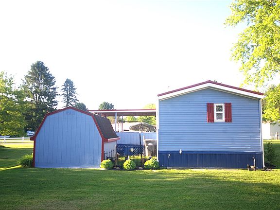 3rd image of 46 Maple Ct