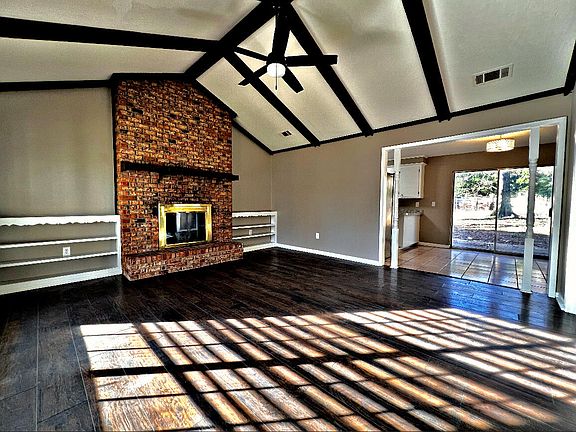 3rd image of 730 Longstreet Dr