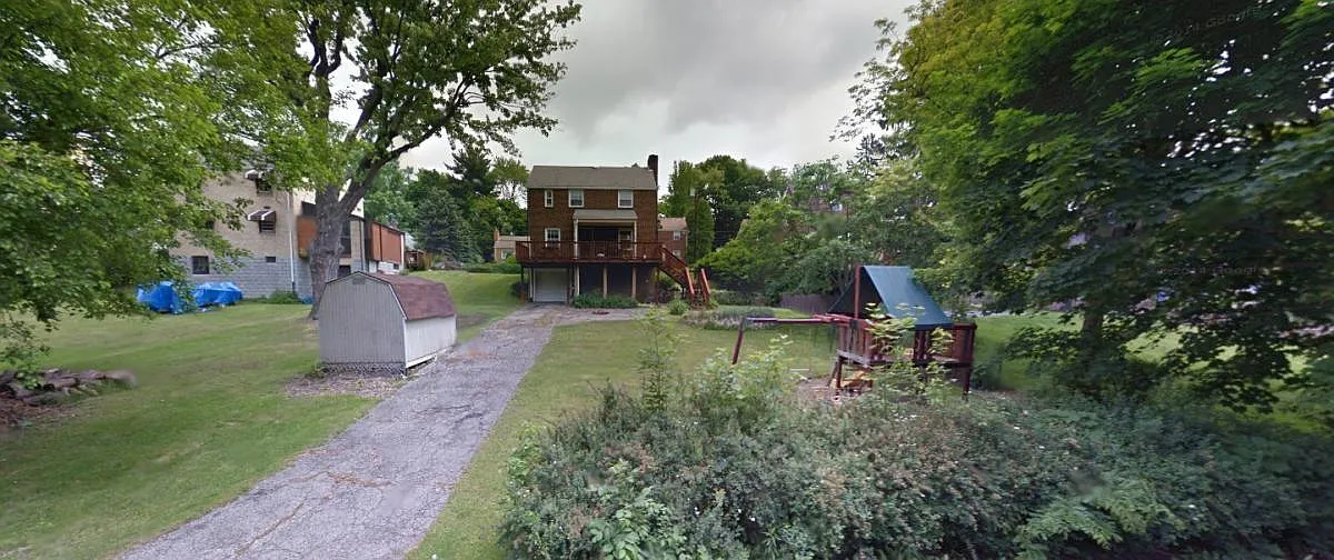 1021 Willow Drive — Photo 3