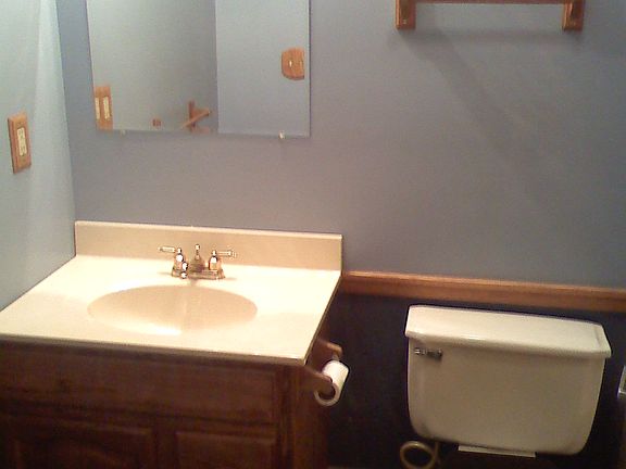 Upper Main Full Bath