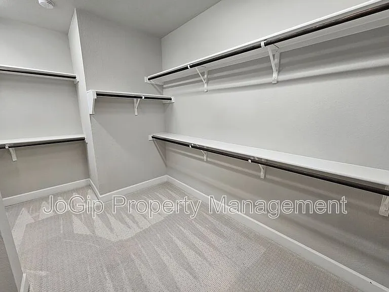 1740 Jamestown Dr — Photo 35