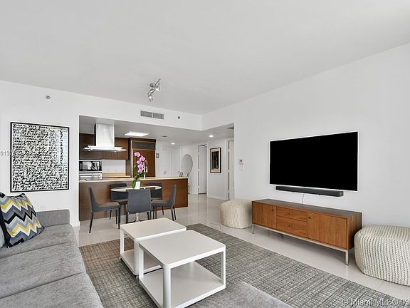 5th image of 495 Brickell Ave APT 4211