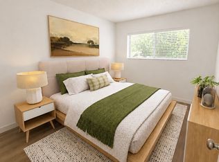 2038 Holly Dr #9A, Los Angeles, CA 90068