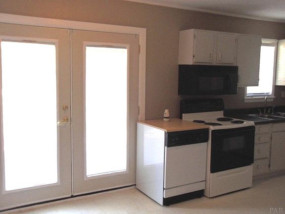5th image of 3150 Newton Dr