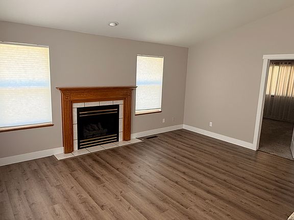 5th image of 1210 Creekwood Ct