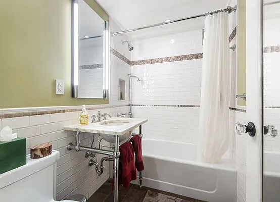 Sold by Warburg | media 12