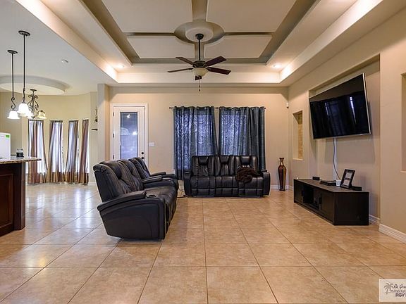 2nd image of 425 Amanda Ct