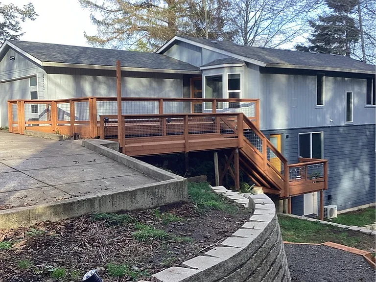 2752 NE Reef Ave — Photo 2