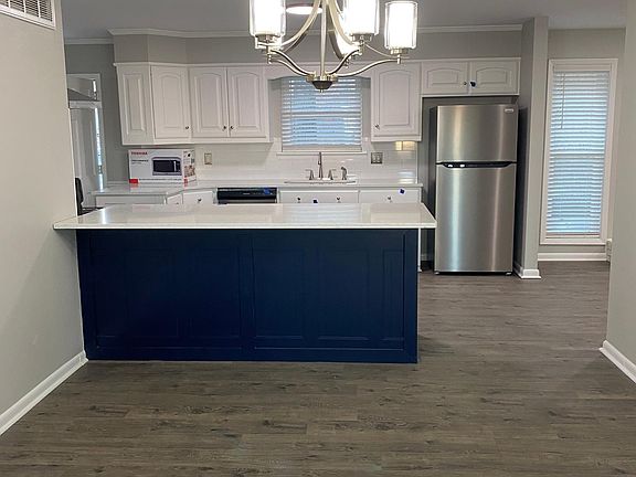 2nd image of 4901 Bunker Hill Dr