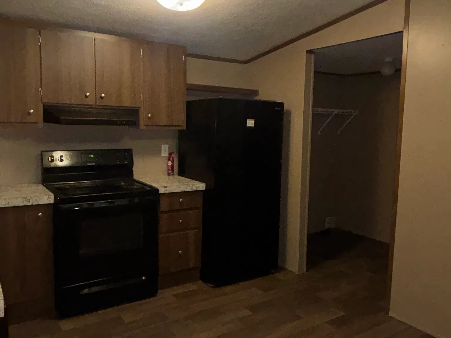 3 bed, $950 — Photo 1