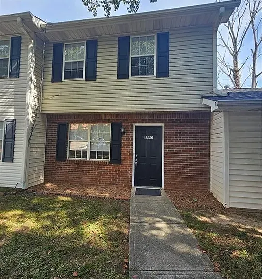 1743 Hunting Creek Dr SE — Photo 2