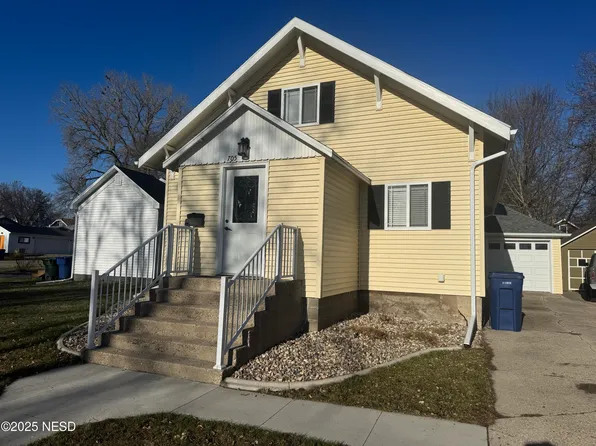 705 N Broadway St, Watertown, SD 57201