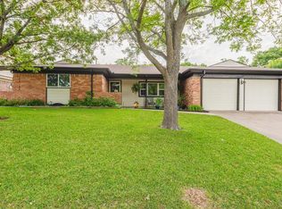 1202 Sproles Dr, Benbrook, TX 76126
