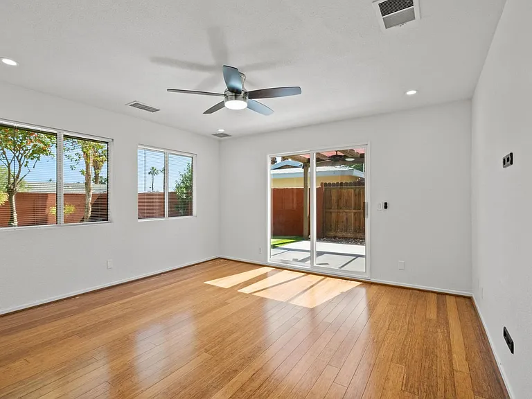 73425 San Nicholas Ave — Photo 13