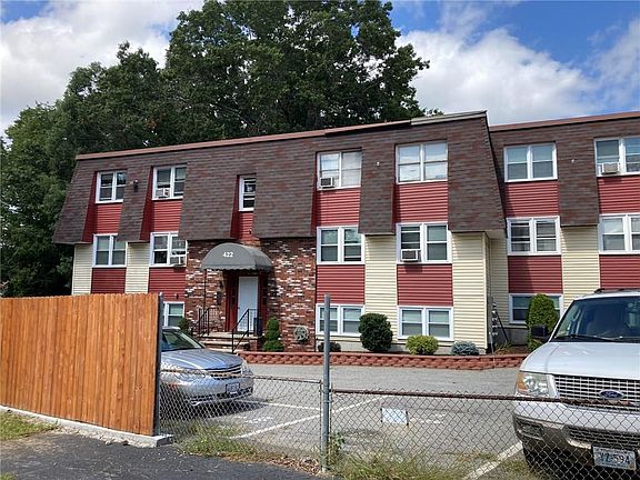 4th image of 422 Smithfield Ave APT 2