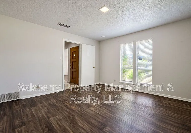 4913 Westlake Dr — Photo 14