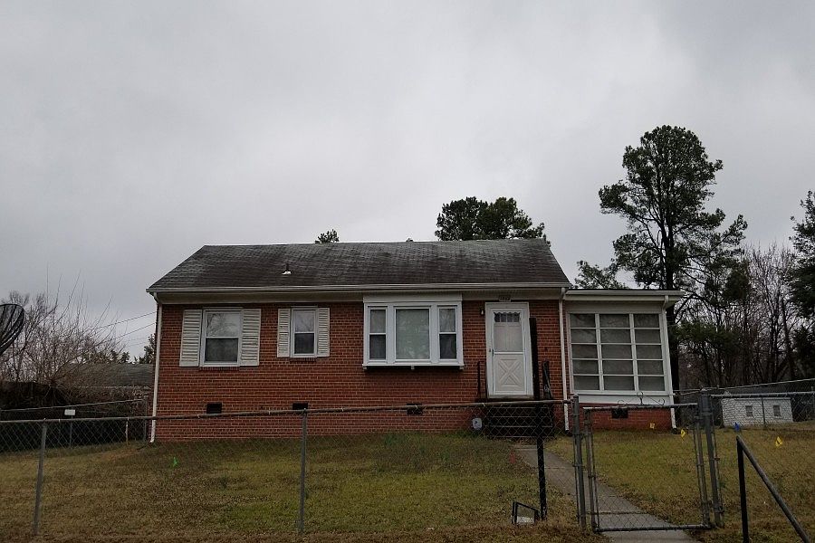 1st image of 1702 Parlow Dr